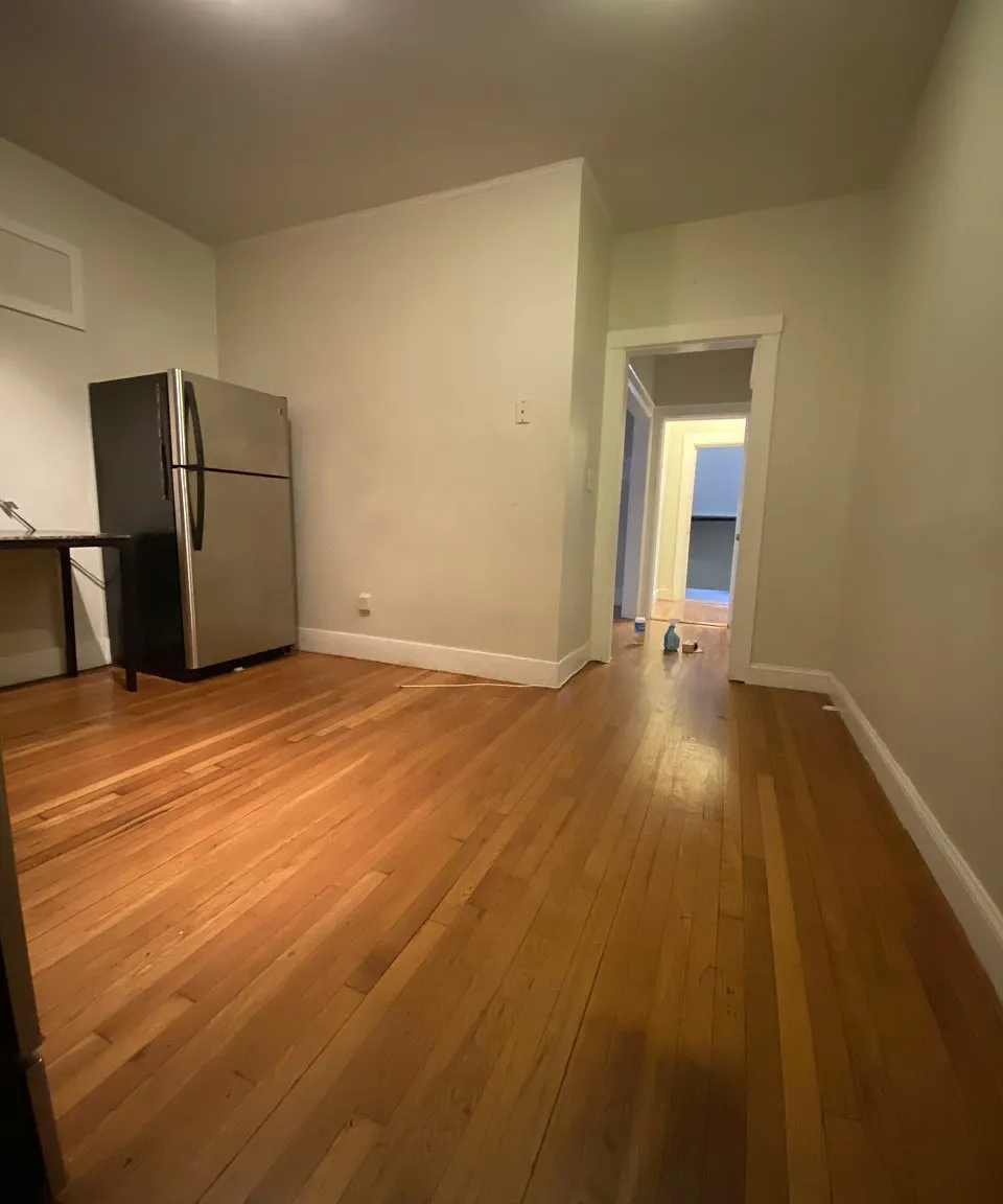 3 bed, 9999 sqft, $3,500 — Photo 2