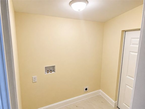 5th image of 506 Hudgens St