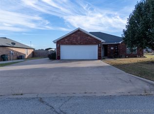 213 Laurel St, Lone Grove, OK 73443