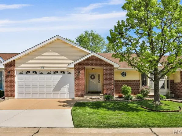 2015 Chapel Hill Xing, Saint Peters, MO 63376