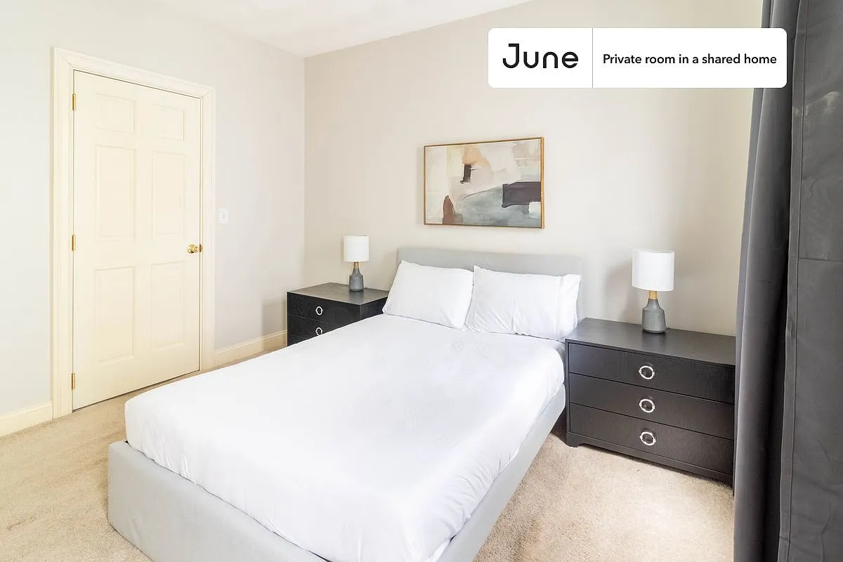 Full bedroom in 3 bed/1 bath home in Central Square (Cambridge) #1299 B — Photo 1
