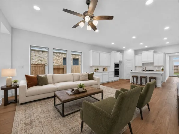 27330 Scarlet Paint Brush Dr, Hockley, TX 77447