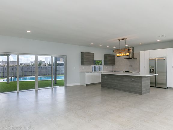 4th image of 16623 Golfview Dr