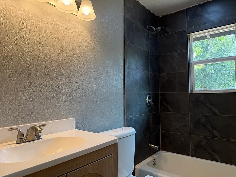 2507 Normont Cir — Photo 15