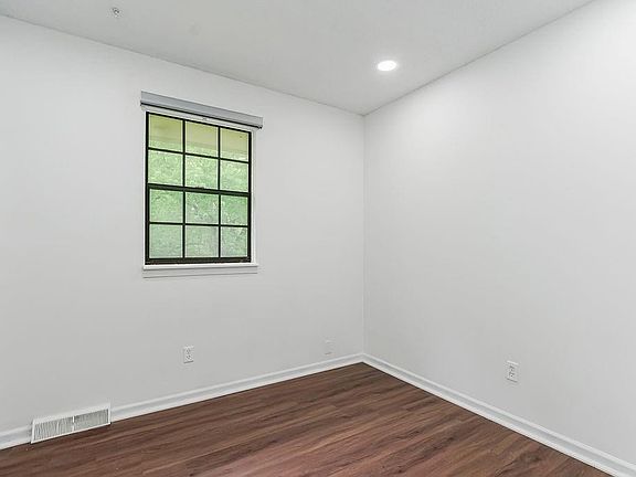 5th image of 6124 N Broadway Ave