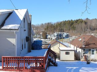 308 Oak Ln, Factoryville, PA 18419