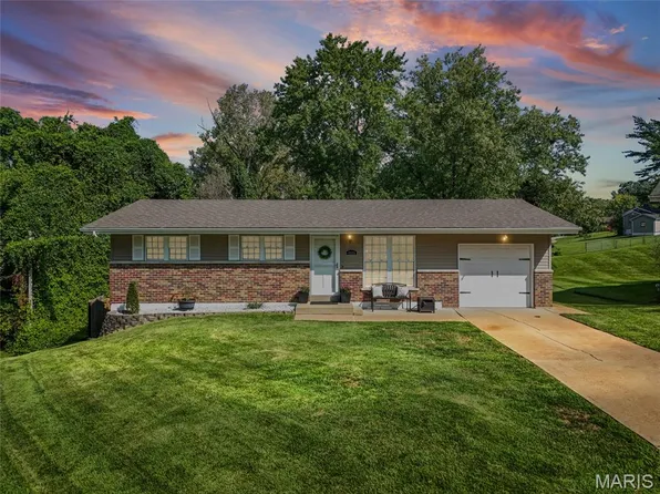4505 Stallard Ct, Saint Louis, MO 63129