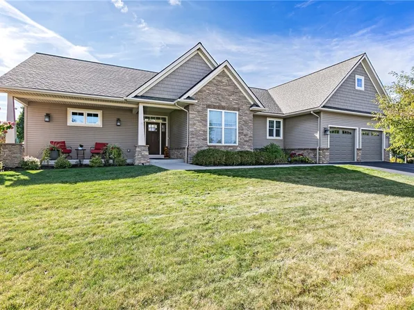 6042 Medalist Ln S, Canandaigua, NY 14424