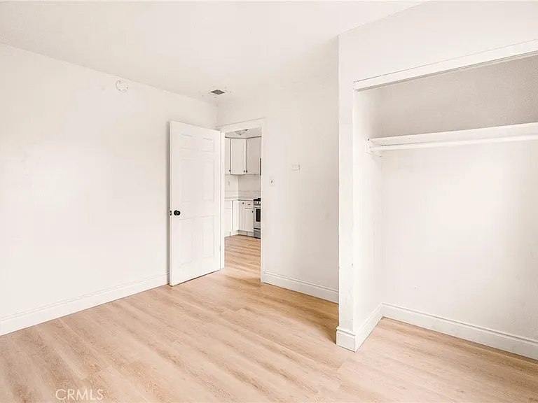 407 4th St — Photo 12
