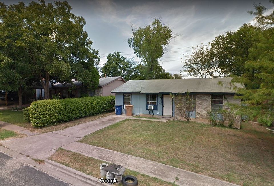 1st image of 2420 Lakehurst Dr