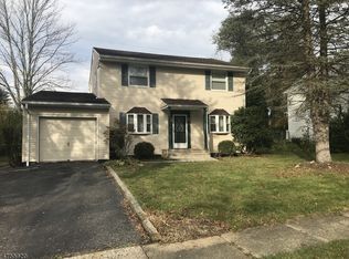 11 Hillery Dr, Flanders, NJ 07836