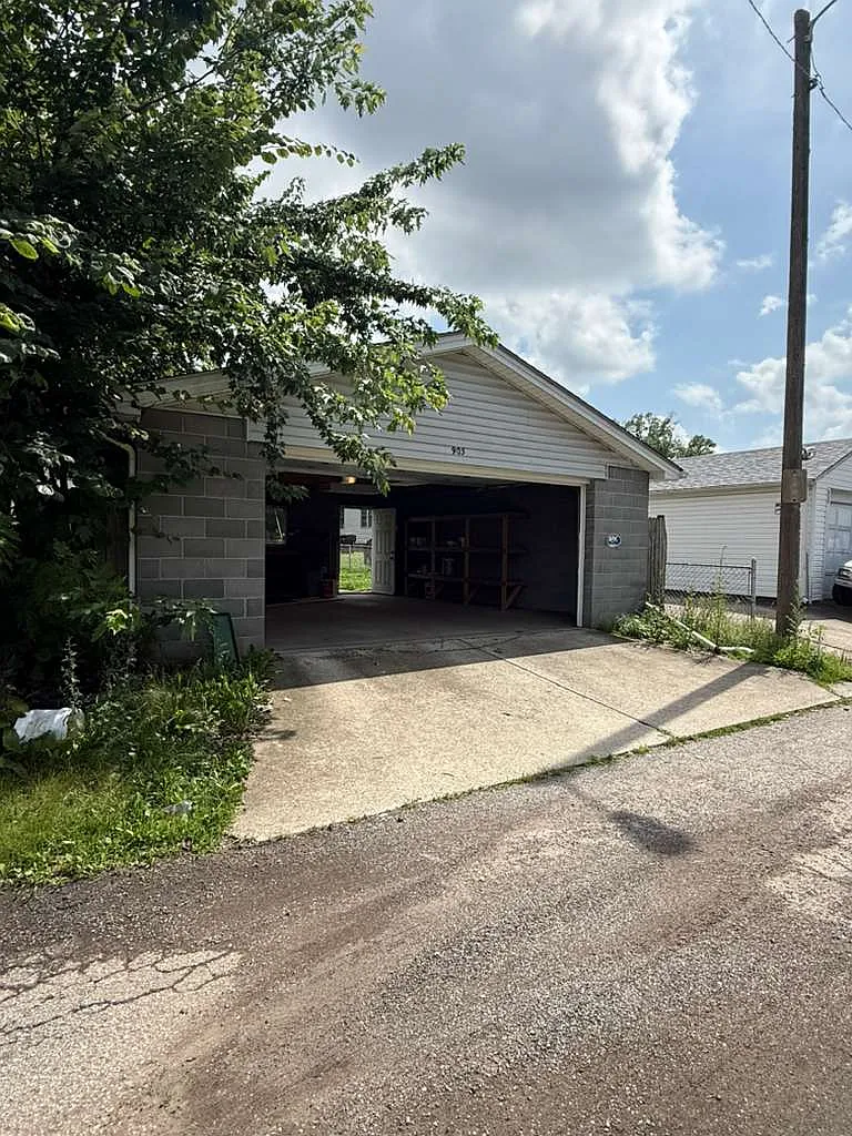 2 bed, 1100 sqft, $1,490 — Photo 3