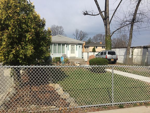 5th image of 410 Crystal Ave