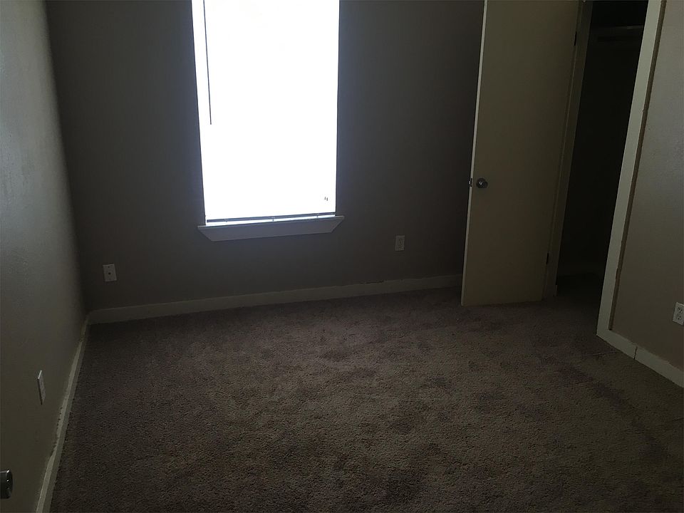 2nd image of 112 N Atlanta Ave