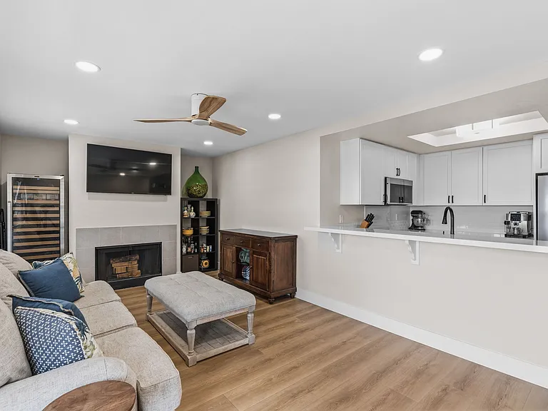 3961 Hortensia St #H10 — Photo 12