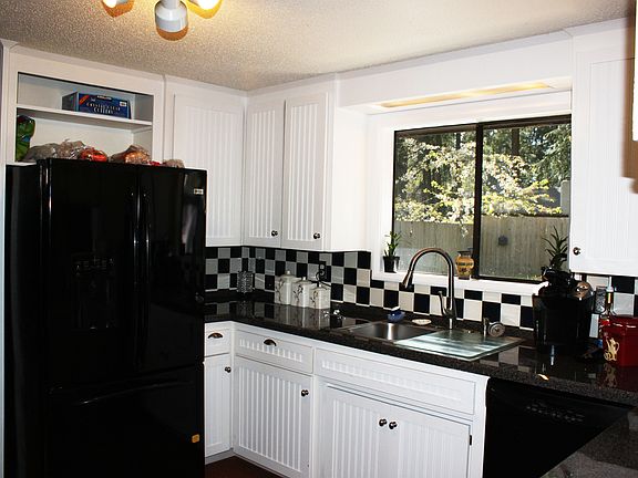3rd image of 4209 Candlewood Dr SE