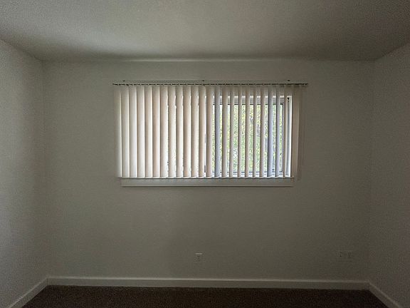 5th image of 1055 & 1061 Center St #11