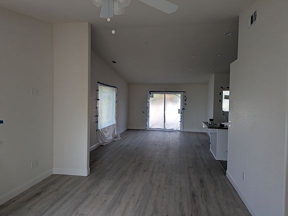 5th image of 195 Clayton Ave