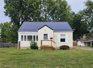1269 Perkinswood Blvd SE, Warren, OH