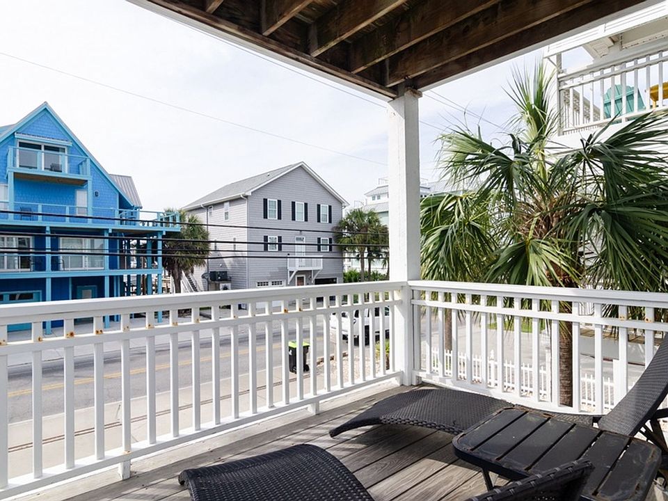 1st image of 812 Canal Dr #1