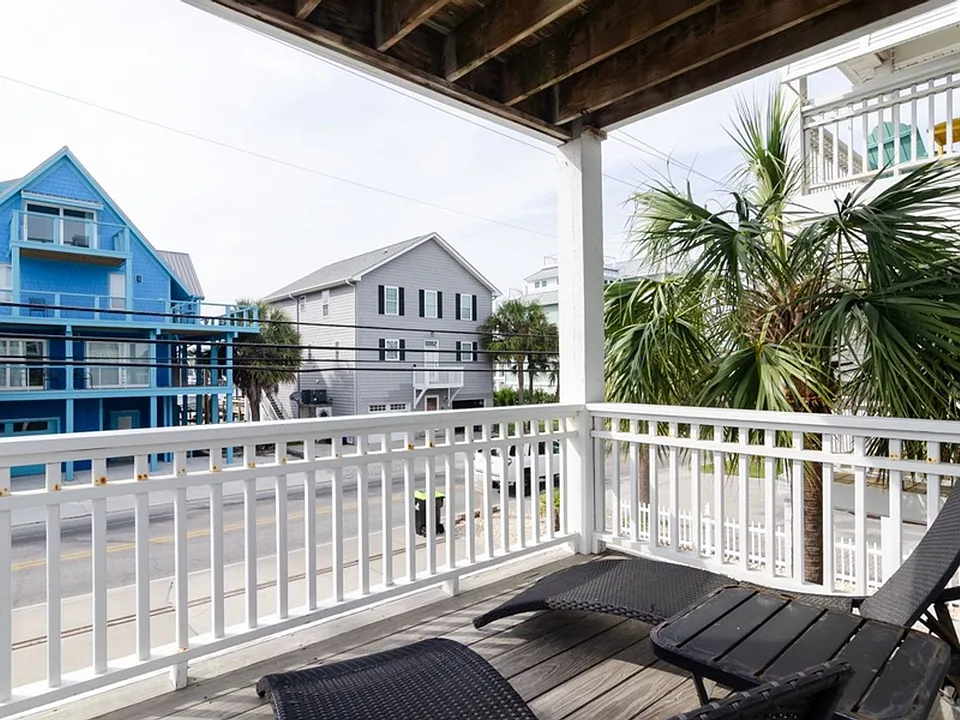 812 Canal Dr #1