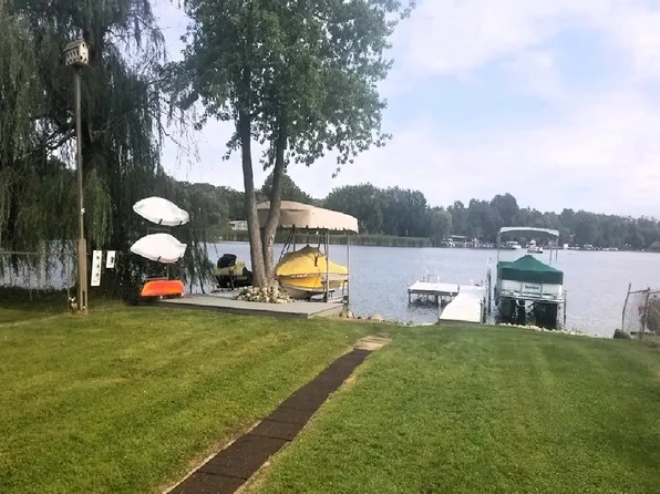 27215 95th St, Salem, WI 53168