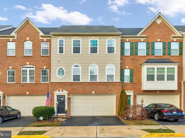 22939 Chinkapin Oak Ter, Sterling, VA 20166
