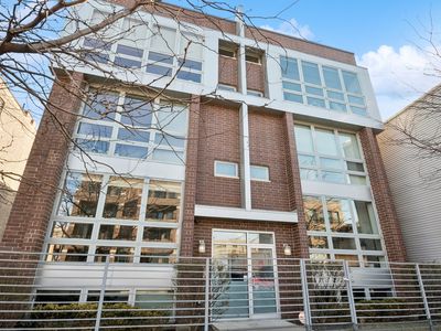 1327 W Grand Ave #1W, Chicago, IL, 60642