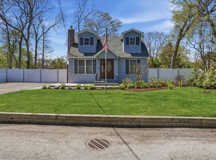 134 Washington Drive, Mastic Beach, NY 11951