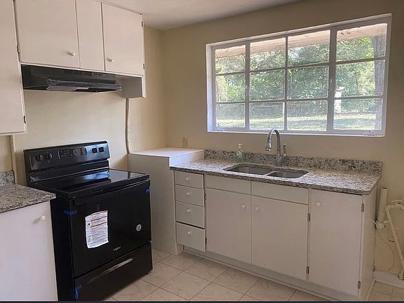 2nd image of 2920 Madeline Rd