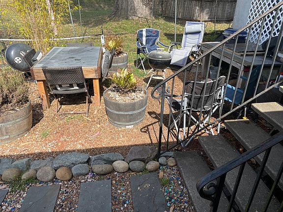 2nd image of 560 Grove St #1