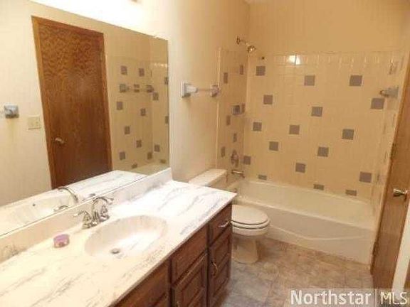 4th image of 7756 York Ln N