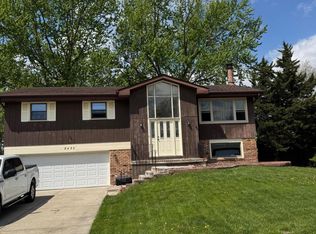 8430 Bell St, Crown Point, IN 46307