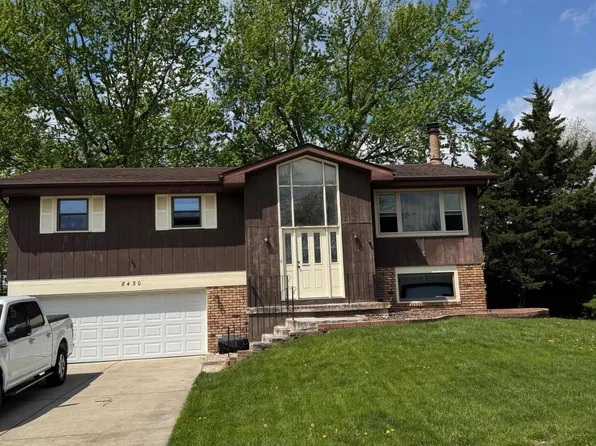 8430 Bell St, Crown Point, IN 46307