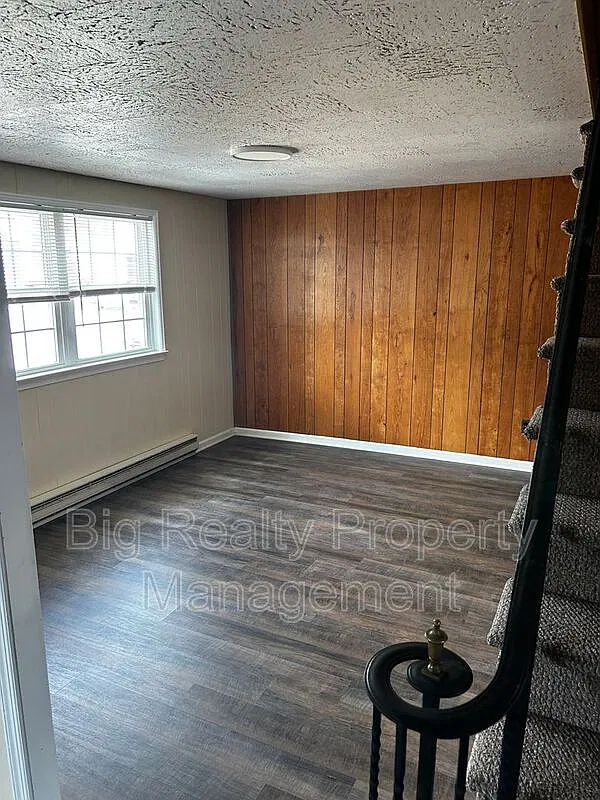 3 bed, 2.0 bath, $1,995 — Photo 4