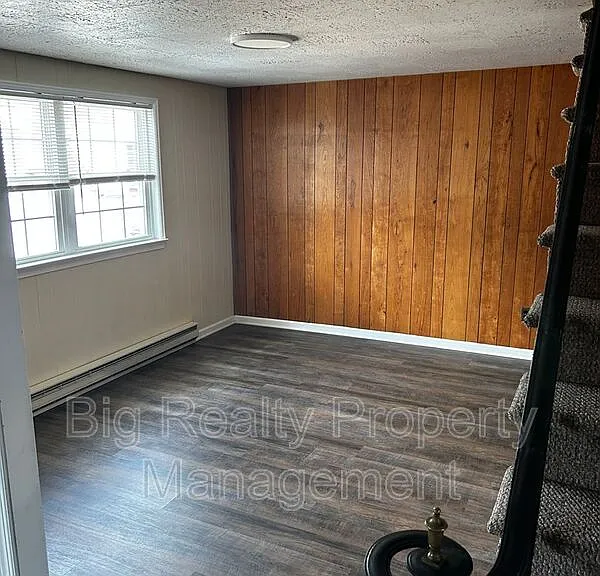 88 N Main St — Photo 4