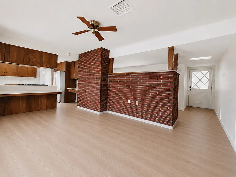 1300 Oak Ave — Photo 8