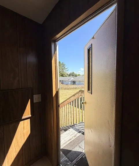 110 W Veterans Ave — Photo 5