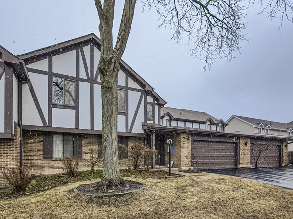 372 Springlake Ln #C, Aurora, IL 60504