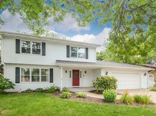 1854 Prior Ave N, Falcon Heights, MN 55113
