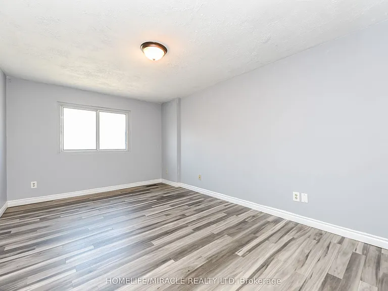 72 Carleton Pl #72 — Photo 14