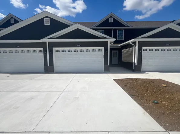 5246 Pandit Dr, Bettendorf, IA 52722