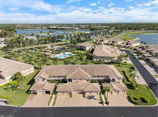9060 Michael Cir UNIT 4, Naples, FL 34113