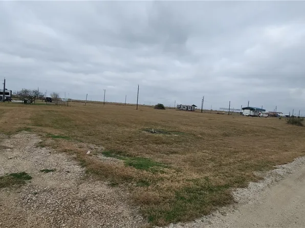 89 Blue Fish Ln, Palacios, TX 77465