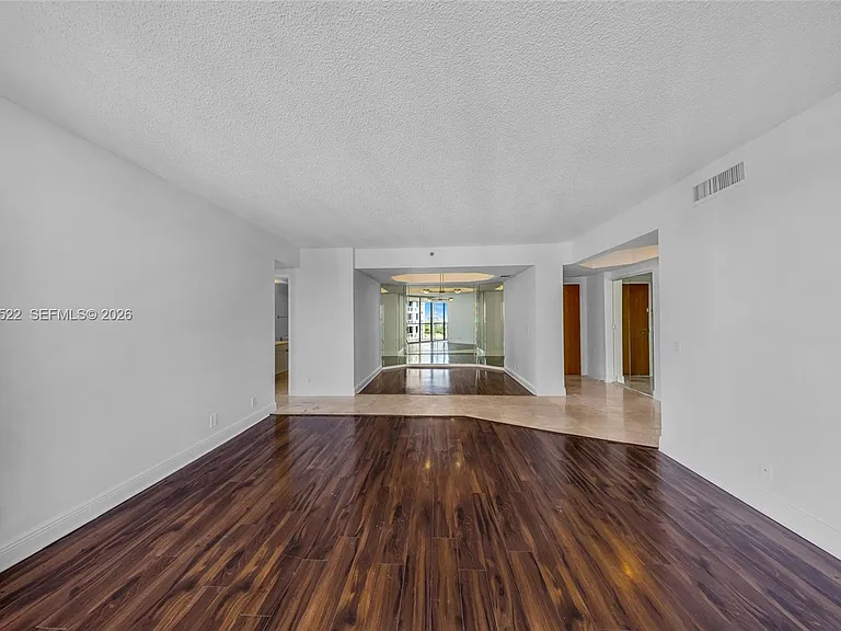 3610 Yacht Club Dr #1016 — Photo 11