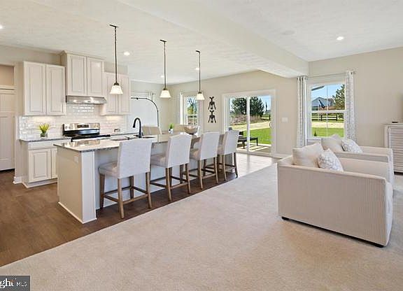 5th image of 2002 Regents Ln