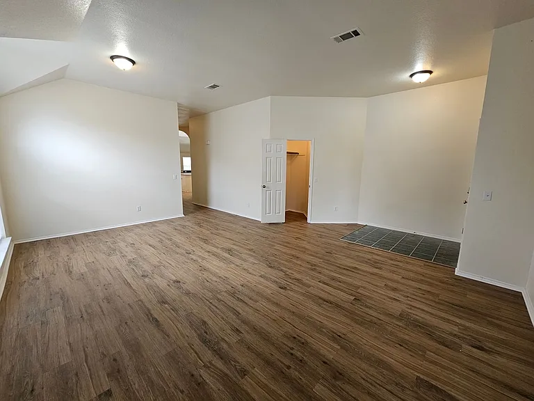 4320 Palmdale Dr — Photo 8