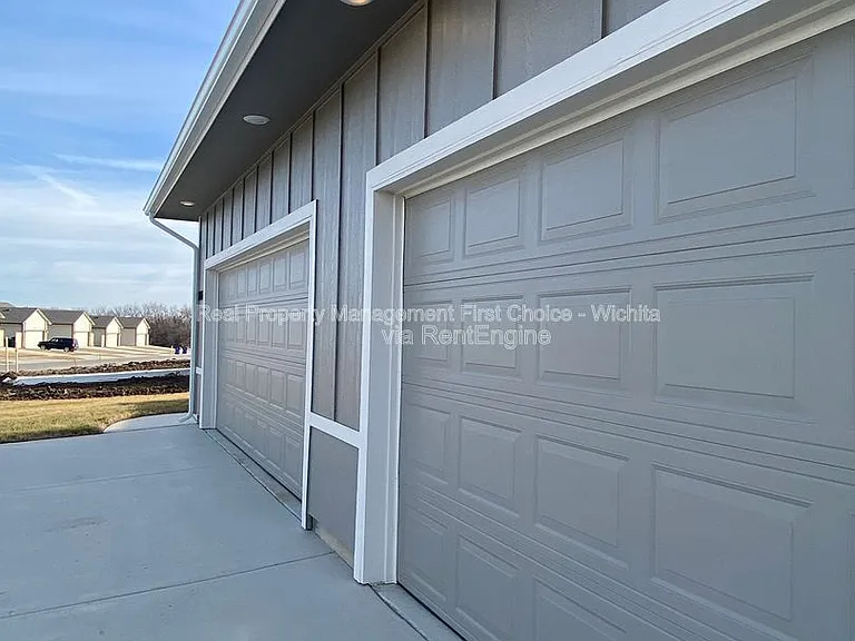10607 E Kinkaid Ave — Photo 6