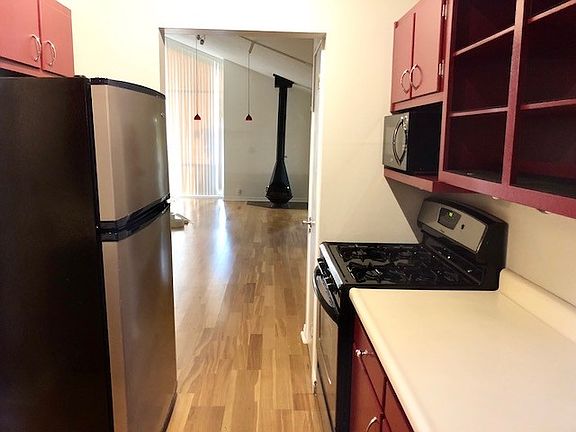 4th image of 251 S 700 E APT 18