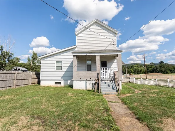 1211 S Arch St, Connellsville, PA 15425